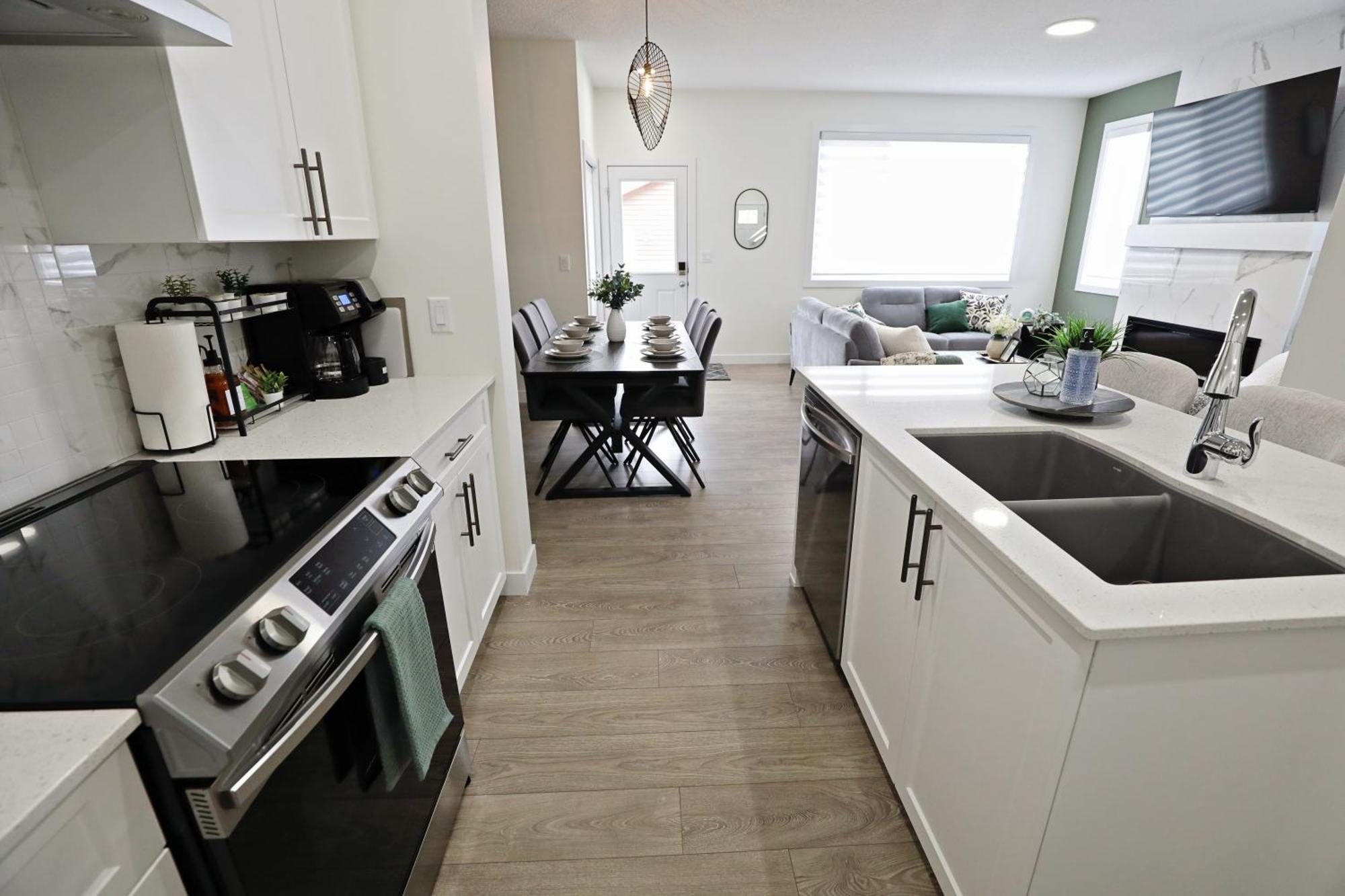 Elegant Retreat With King Beds,golf,disney,near Wem Holiday home Edmonton