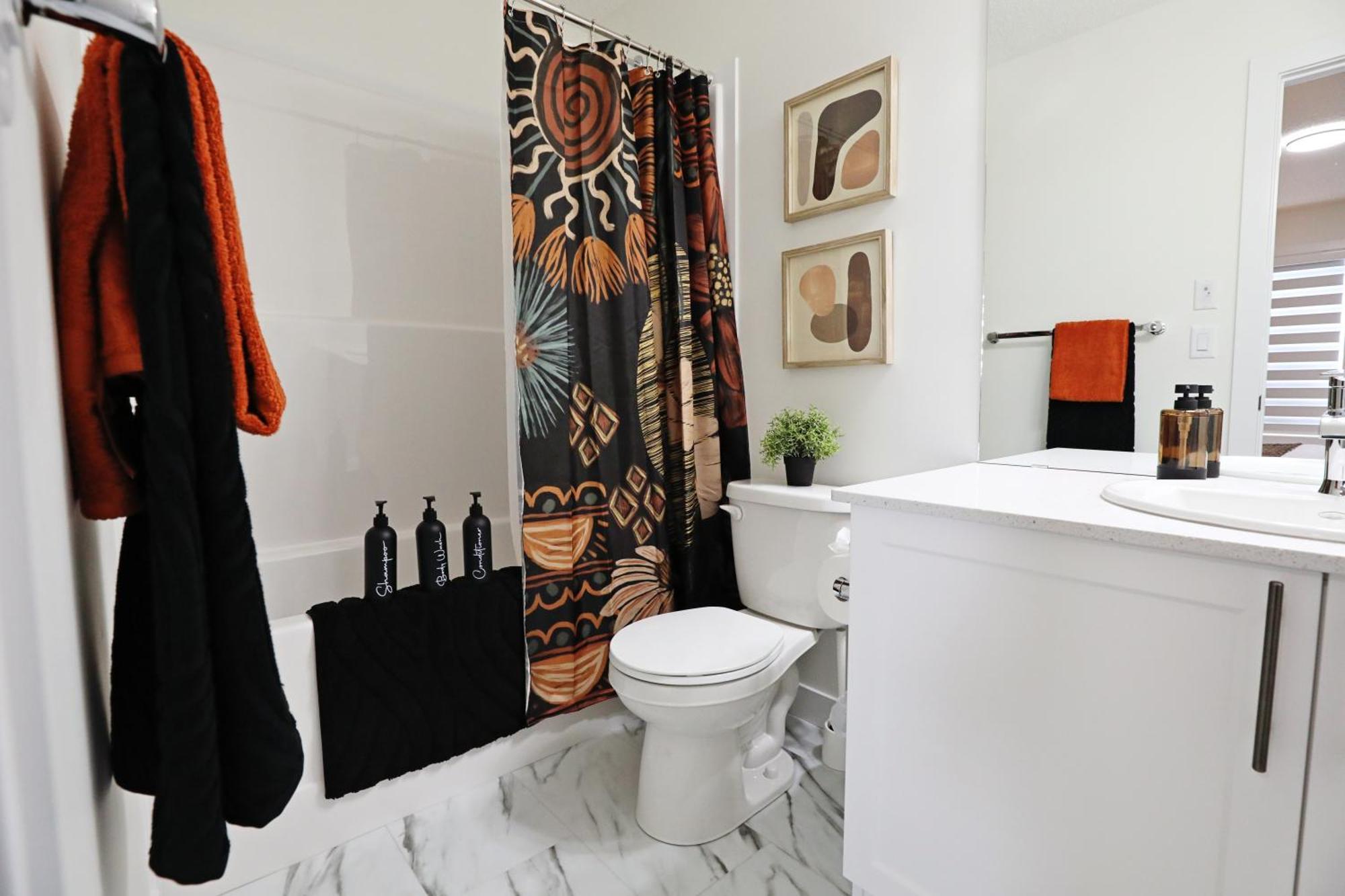 Holiday home Elegant Retreat With King Beds,golf,disney,near Wem Edmonton