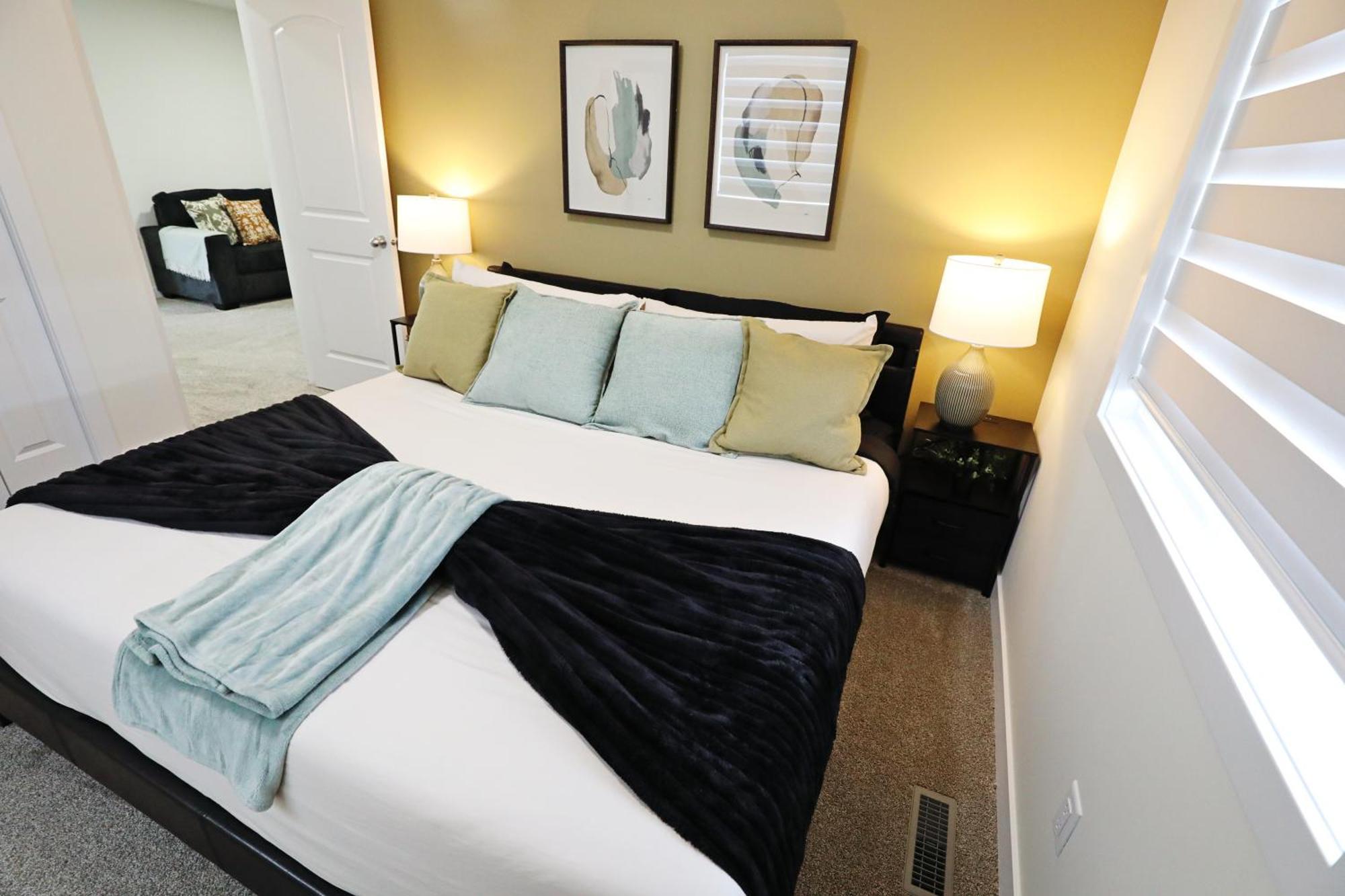 Elegant Retreat With King Beds,golf,disney,near Wem *