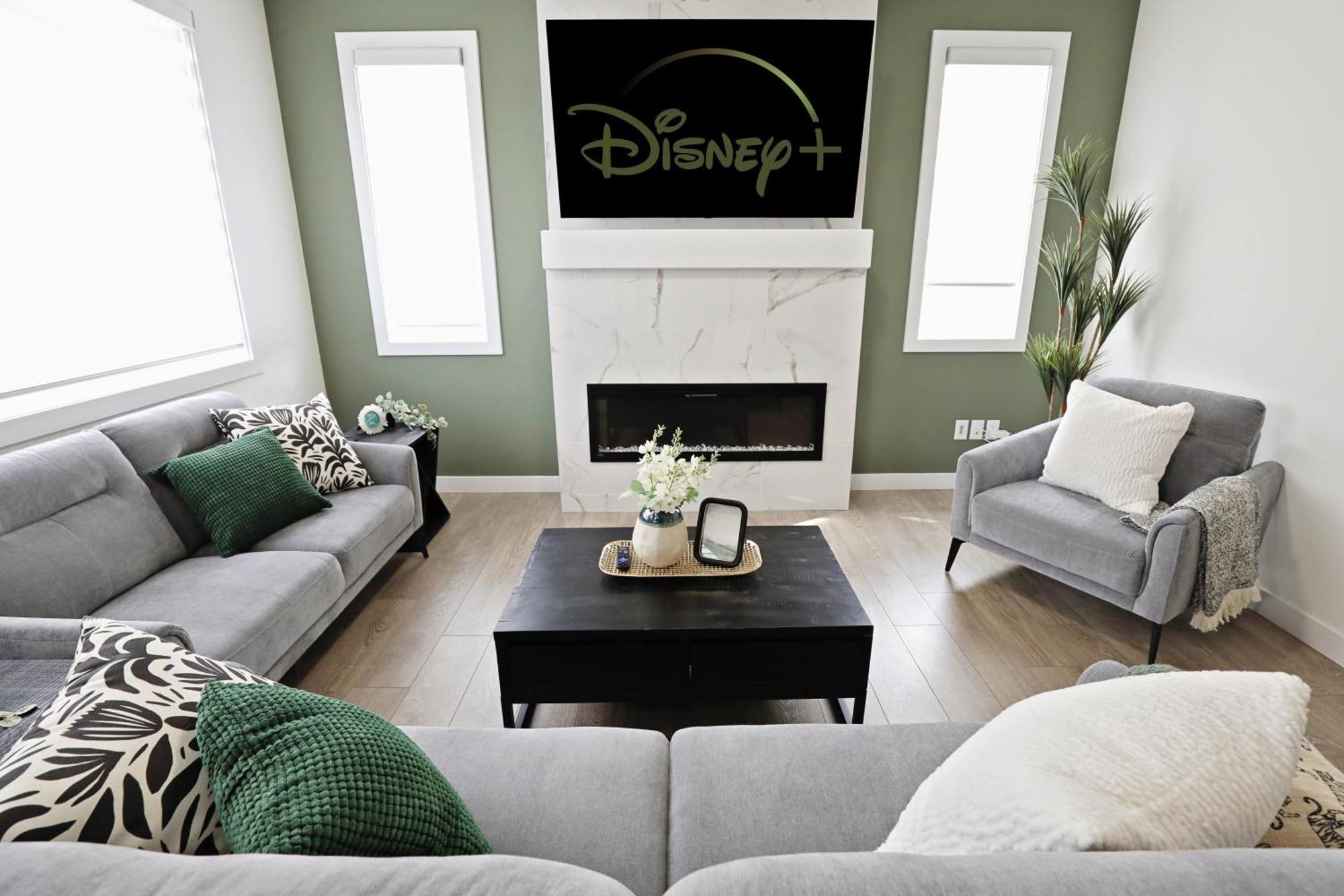 Elegant Retreat With King Beds,golf,disney,near Wem Holiday home